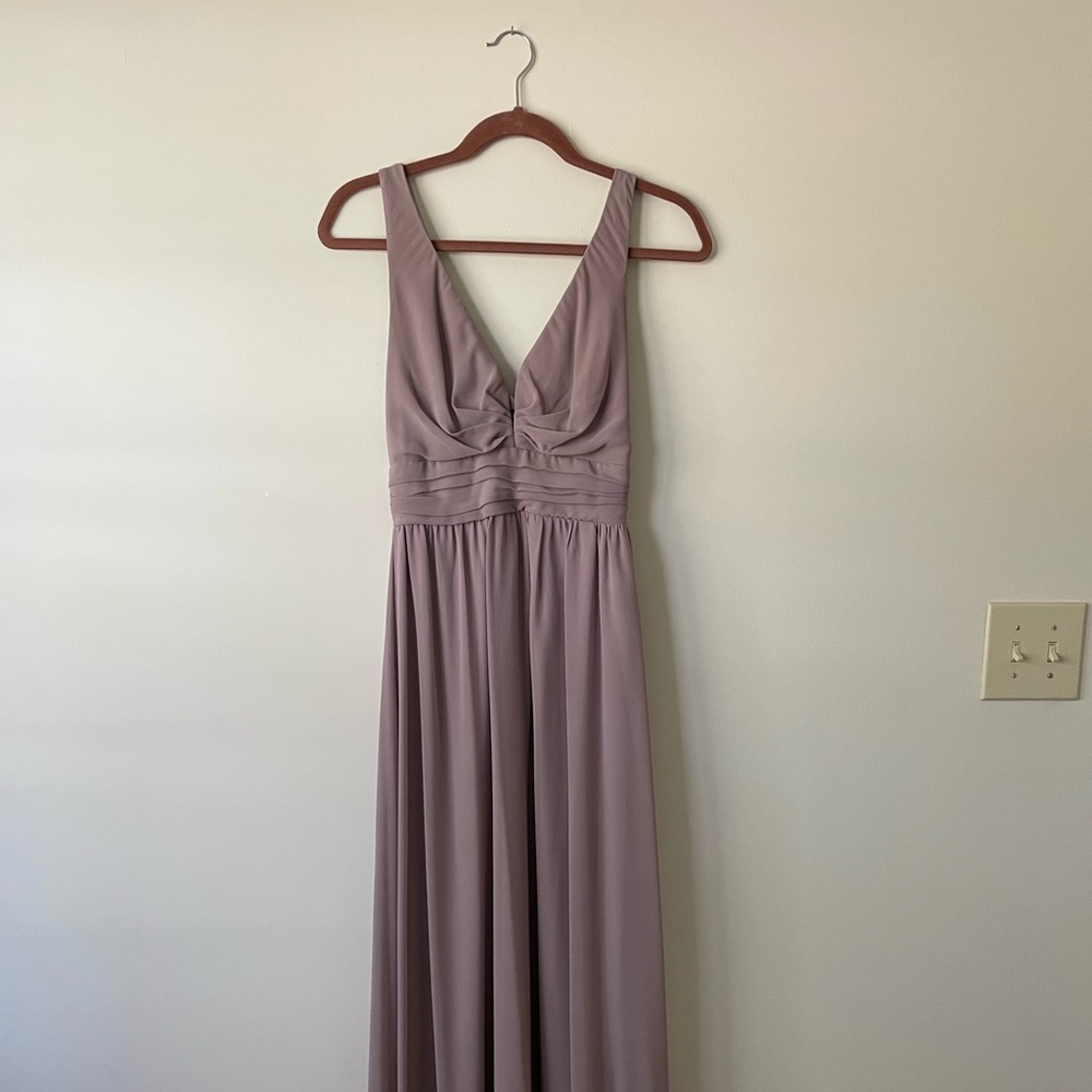 Lulu's Leading Roll Taupe Maxi - Picture 2 of 6